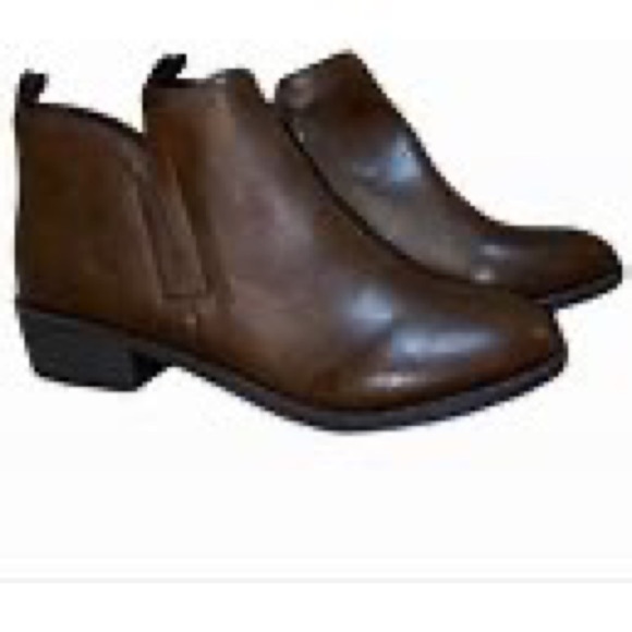 NEW! American Rag Cadee Ankle Booties Brown - Picture 2 of 12